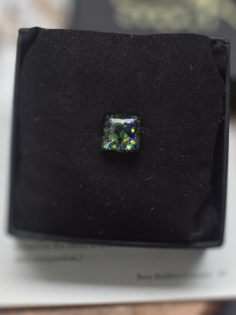 GLITTERY-BLACK-SQUARE-RING-1.jpg